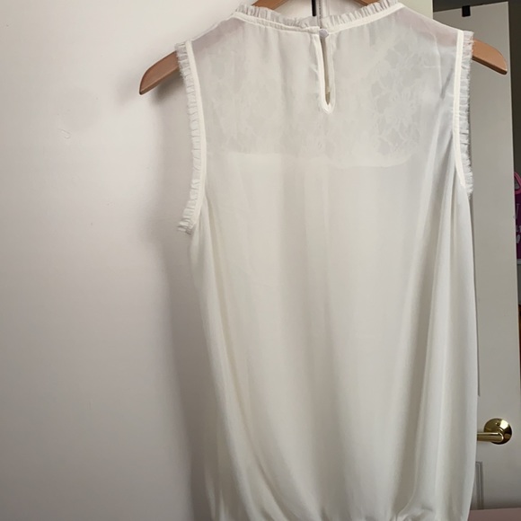 BUNDLE of whites - Picture 8 of 10